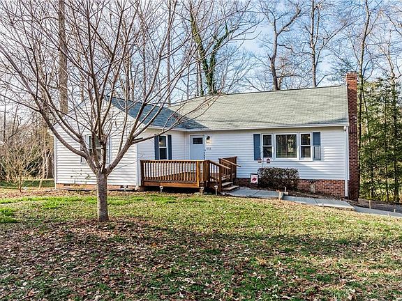 3rd image of 6712 Forest Dr