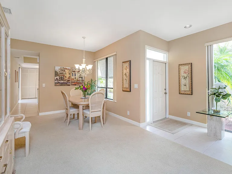 135 Old Meadow Way — Photo 5