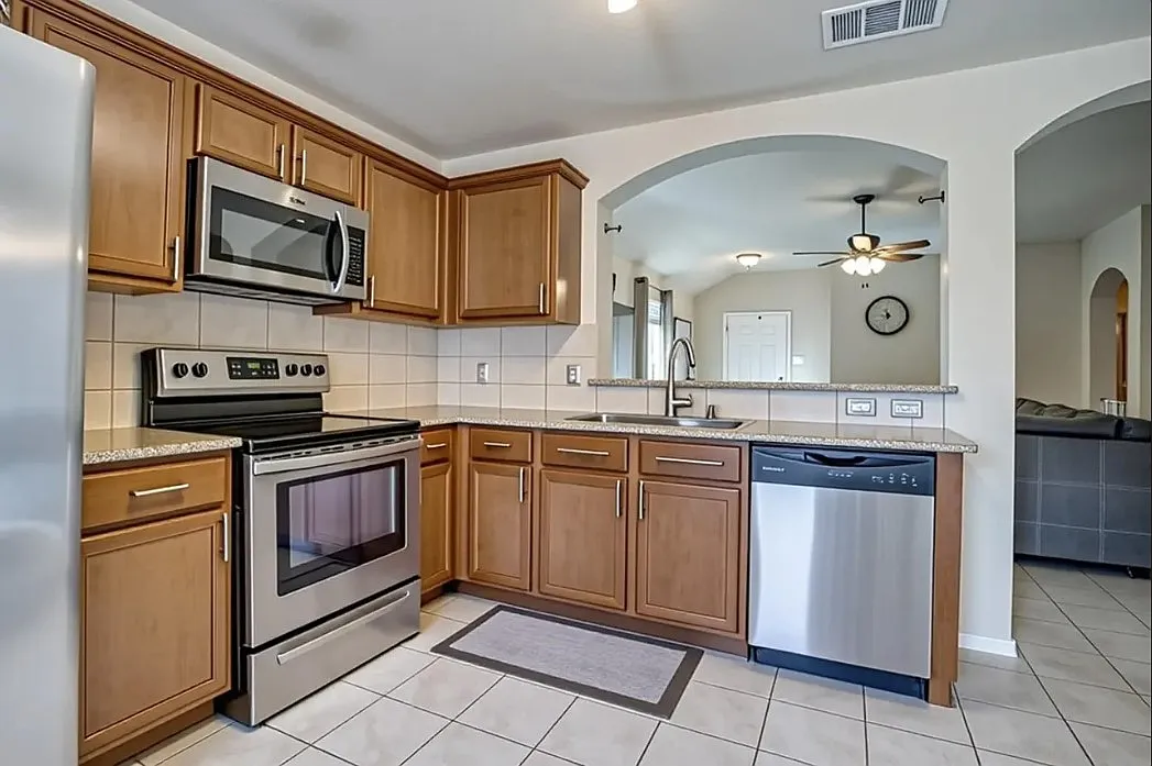 4 bed, 1650 sqft, $1,800 — Photo 4