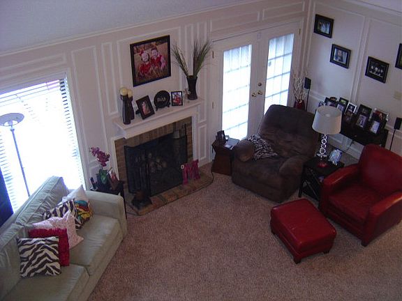 2nd image of 102 Scarlet Oak St