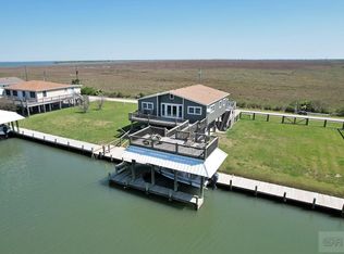 1233 Bay St, Crystal Beach, TX 77650