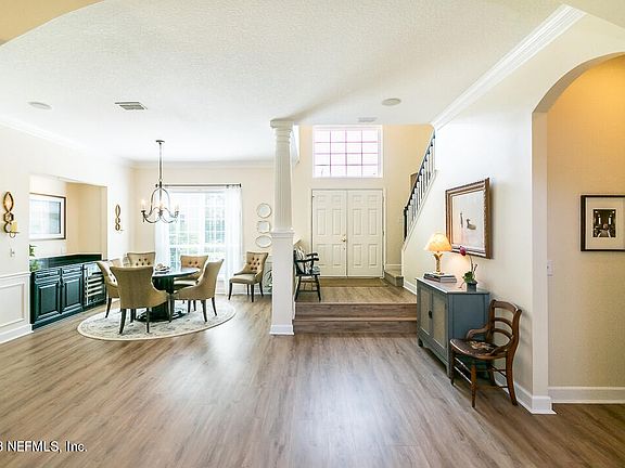 4th image of 300 E MILL CHASE Court