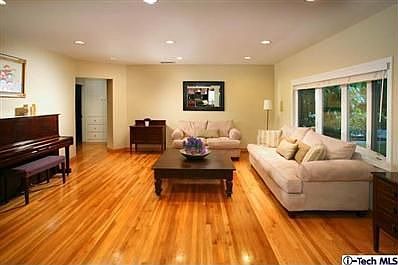 2nd image of 4448 Oakwood Ave