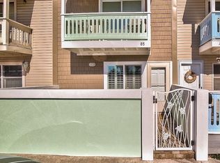 85 10th St, Atlantic Beach, FL 32233