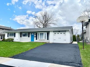 966 White Bridge Ln, Hanover Park, IL 60133
