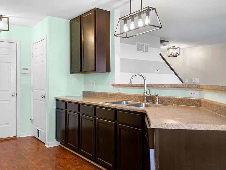 617 Spring Manor Dr — Photo 8