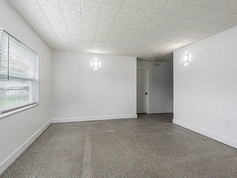8706 Ruth Pl — Photo 12