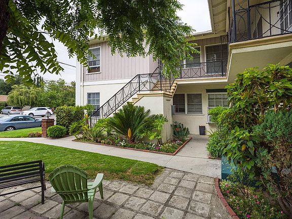 2nd image of 12311 Oxnard St APT 4