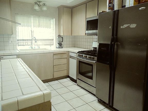 2nd image of 5983 Tuscarora Ct