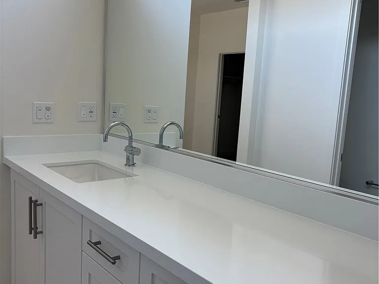 7268 Ellington Dr — Photo 17