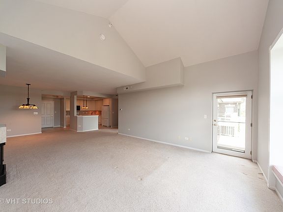 3rd image of 425 Village Grn Unit 509