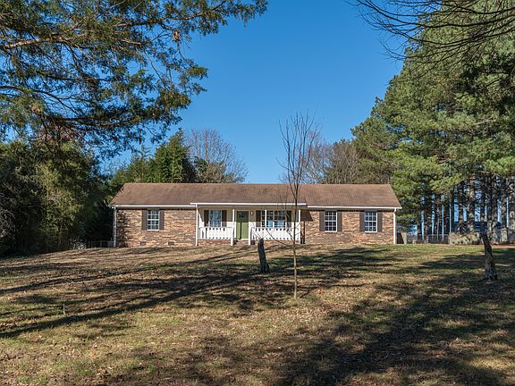 3rd image of 2321 Sowell Mill Pike
