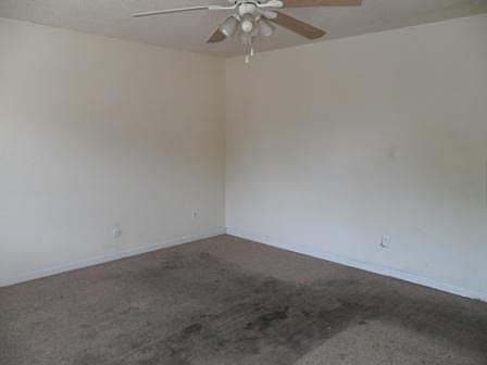 5th image of 2233 Somerset Dr