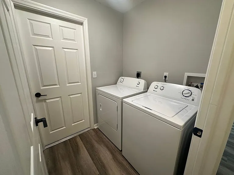 128 NW 25th Pl — Photo 12