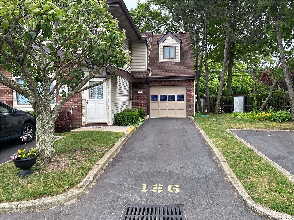 1st image of 186 Cambridge Dr E #186
