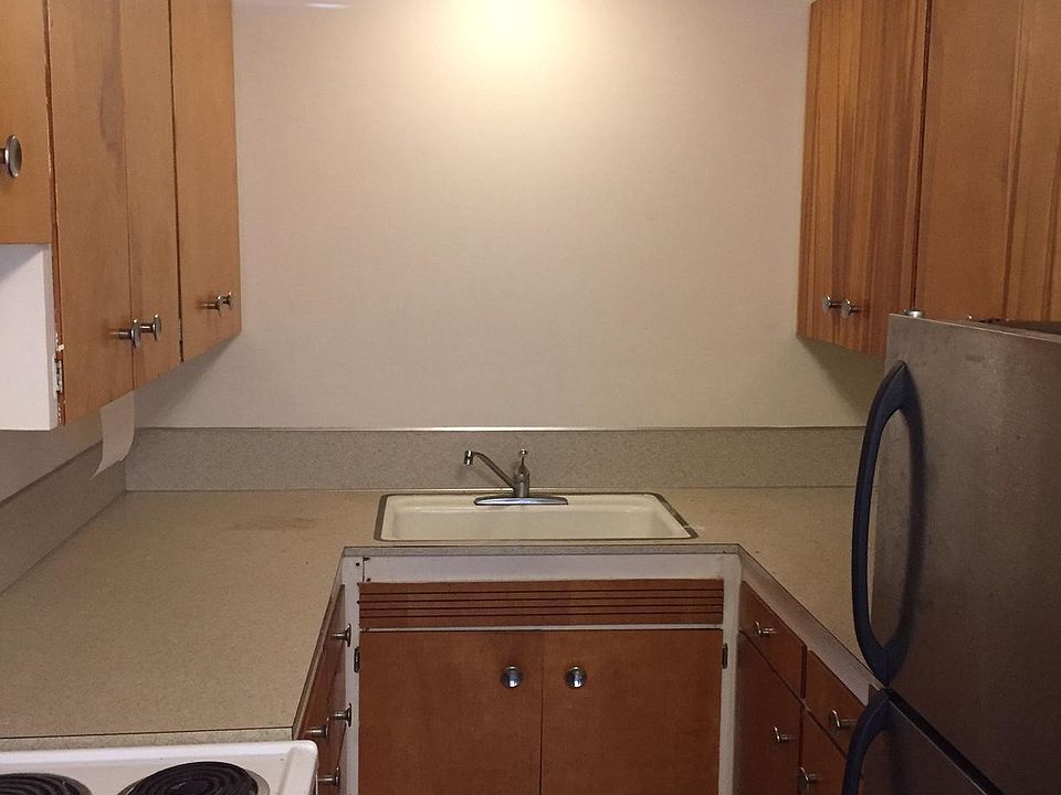 1st image of 571 Highland Dr