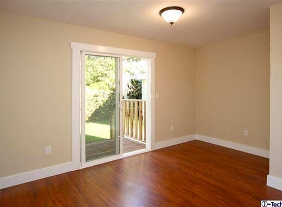 5th image of 886 N Catalina Ave