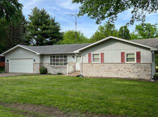 5 Tiffany Dr, Divernon, IL 62530