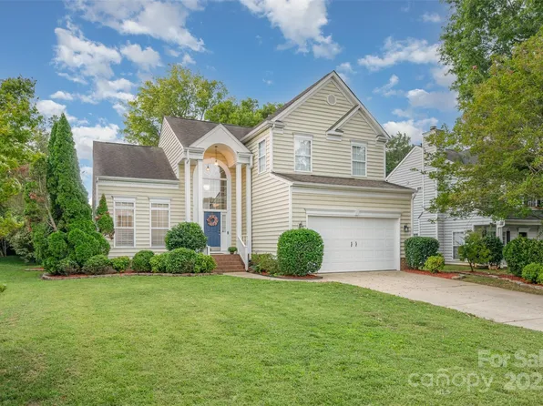 13723 Queenswater Ln, Charlotte, NC 28273