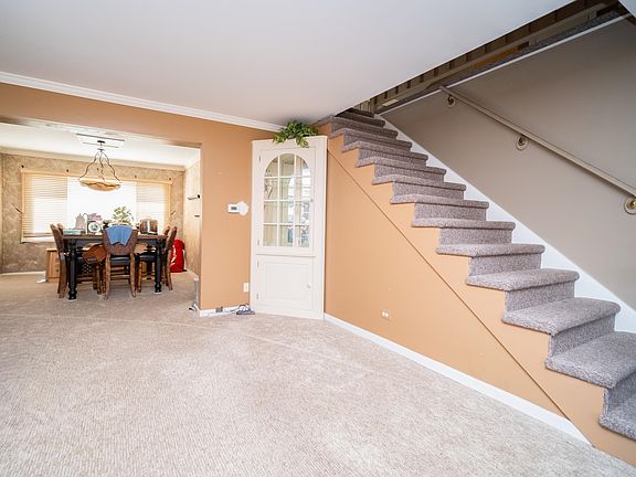 5th image of 836 Golf Course Rd