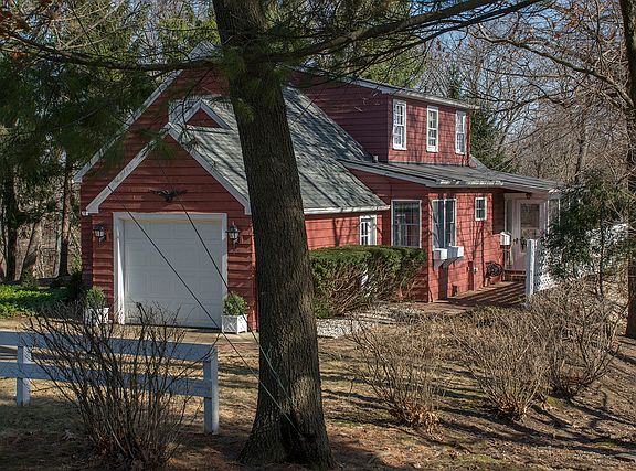 3rd image of 600 Greenwood Dr