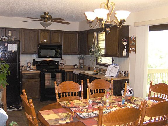kitchen/ dining combination