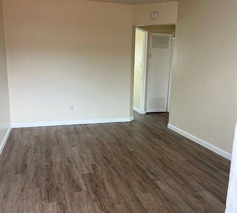 3rd image of 4485 Illinois St Unit 5