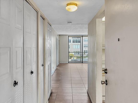 2nd image of 2861 Somerset Drive #212