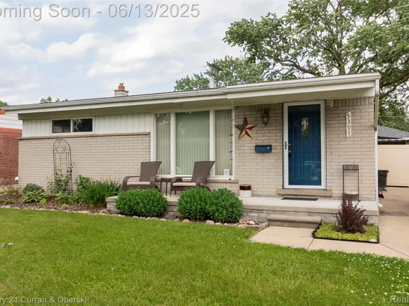 5397 Vivian St, Dearborn Heights, MI 48125