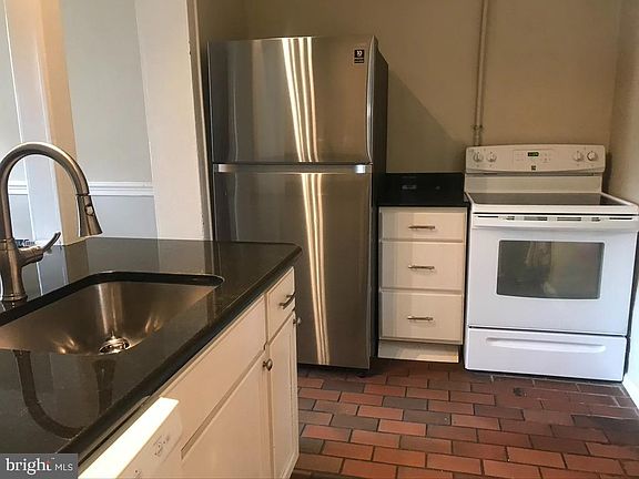 5th image of 608 Cameron St #B