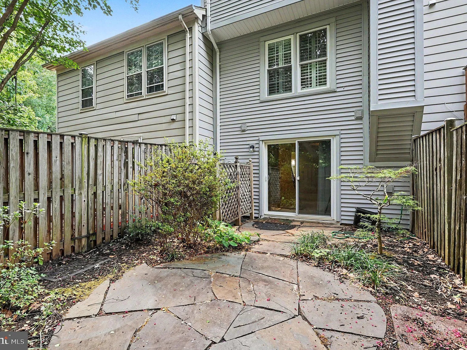 2 bed, 4.0 bath, 1516 sqft, $2,245 — Photo 4