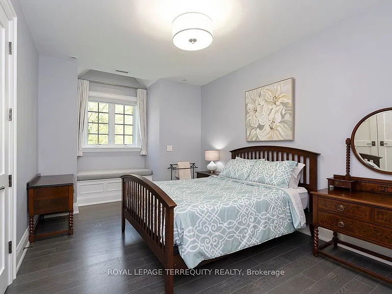 101 Chestnut Hills Pkwy — Photo 31