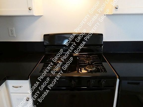 5th image of 9322 Palm St Unit E
