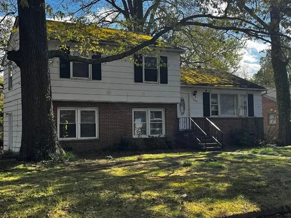 3200 Randall St, Hopewell, VA 23860