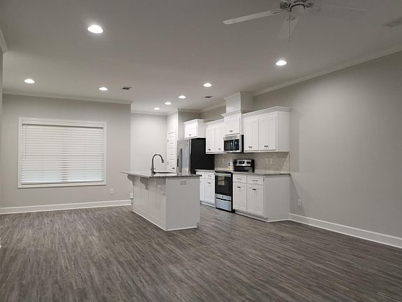3rd image of 5455 University Gardens Dr