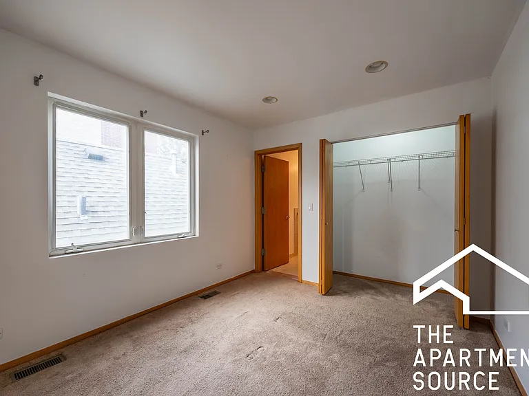 1049 N Winchester Ave #2F — Photo 13