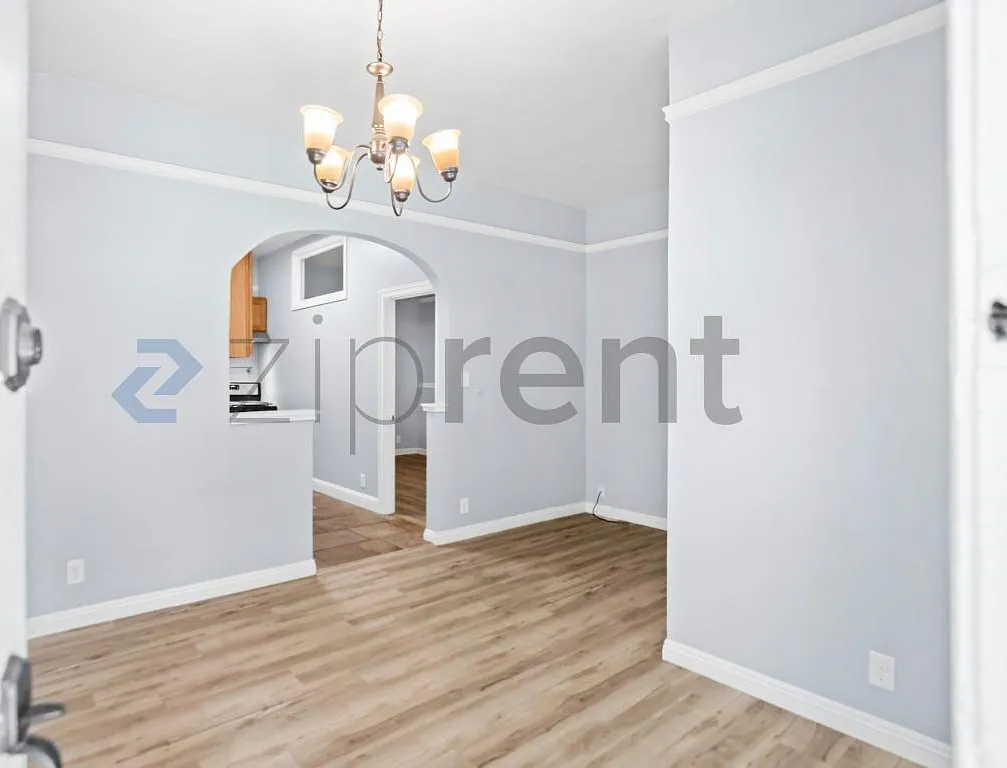 1 bed, 550 sqft, $2,132 — Photo 4