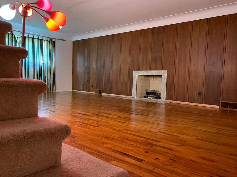 23407 Beachwood Blvd — Photo 2