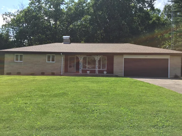 1037 N Lincoln Dr, Paoli, IN 47454