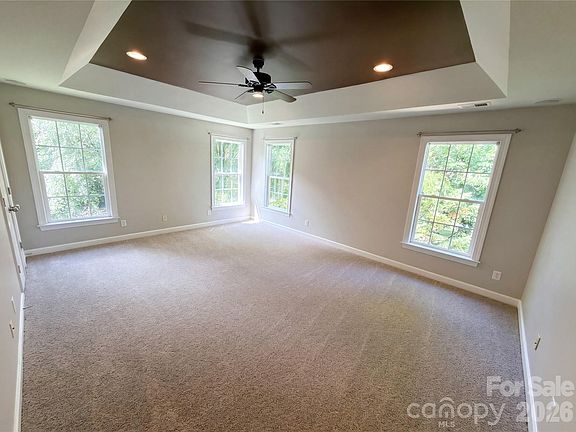4th image of 612 Carver Pond Ln
