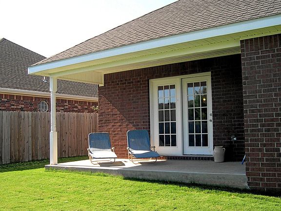 2 covered back patios