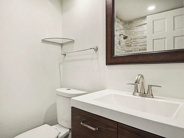 898 Havendale Dr — Photo 16