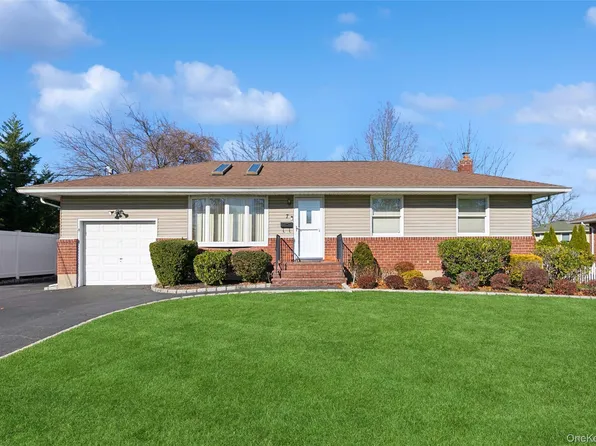 7 Joyce Lane, Commack, NY 11725