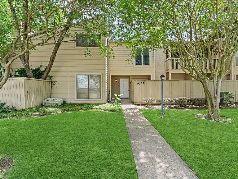 9327 Pagewood Ln — Photo 2