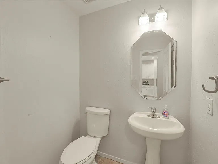 2414 Falcon Knoll Ln — Photo 13