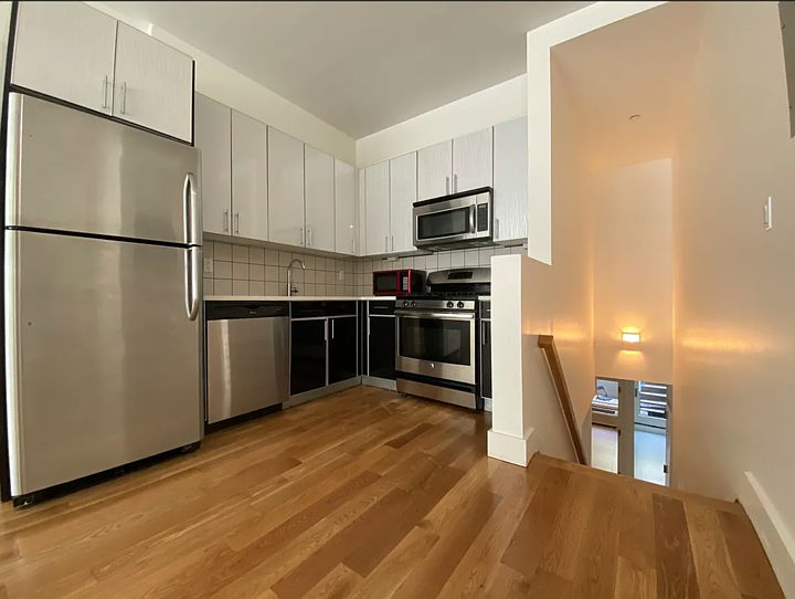 1st image of 91 Varet St #1A