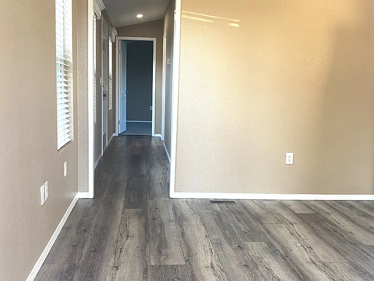 El Cajon Mobile Home Park — Photo 13