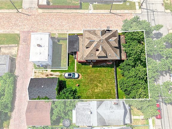 4th image of 800 Fawcett Ave