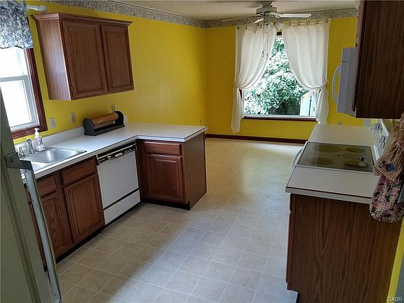 2nd image of 43 Arlington Ave