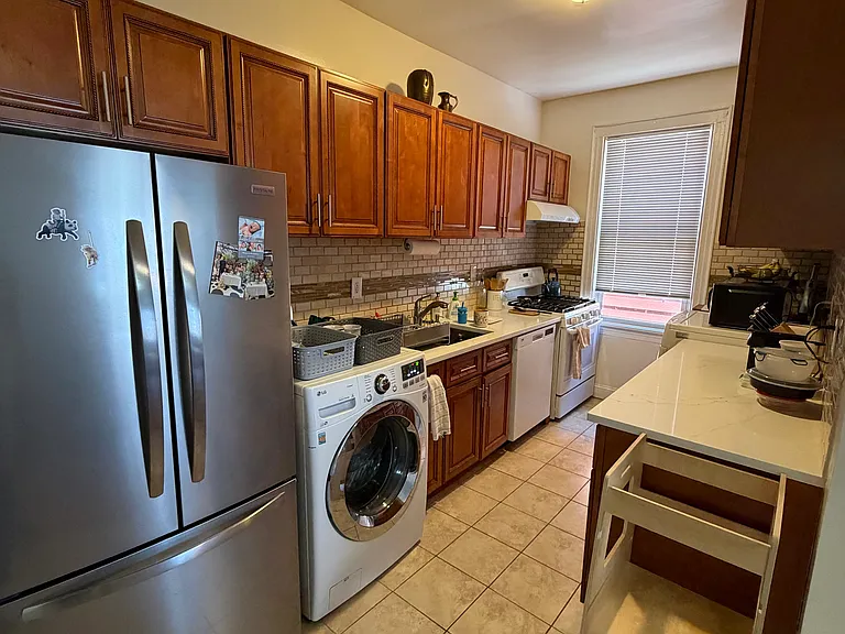 24-23 26th St #2 — Photo 5
